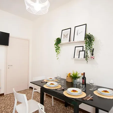 I Host - Cadibona 9 * Milan